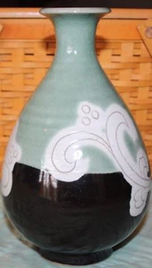 Dramatic Black, Green and Cream Swirled Ceramic VASE UNIQUE Arts & Craft REDUCED - Picture 1 of 9