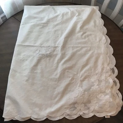 JC Penny Home Tablecloth, Battenburg Lace Design, Off White 59” W, 84” L. EUC - Image 1 of 4