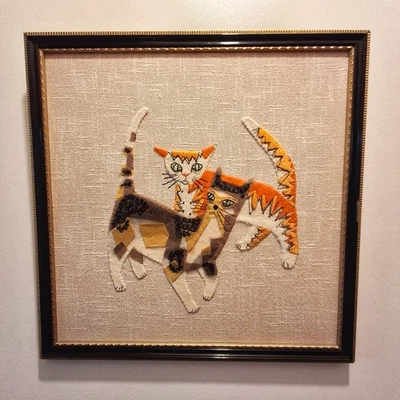 Fab Vintage Retro Framed MCM 1970s Applique Crewel Embroidery Needlework Cats - Image 1 of 4