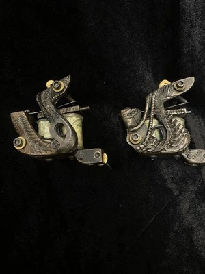 Juego de máquinas de tatuaje Aaron Cain Soba Bj Johnson Biomech Rusto Foto 1 de 4