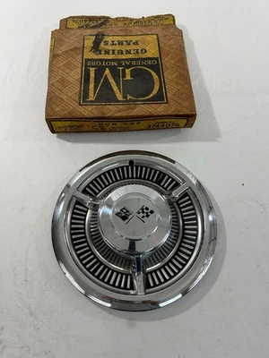 Chevrolet NOS 1958 cubierta de rueda con caja tapacubos Chevy Impala Bel Air Foto 1 de 4