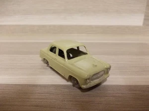 MATCHBOX  LESNEY FORD PREFECT - N° 30 beige mit plastik Reifen - Picture 1 of 4