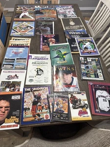 Gran lote de programas deportivos vintage de principios de la década de 2000. Béisbol mayormente de ligas menores - Imagen 1 de 16