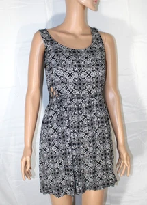 dividido por h&m talla 6 vestido geométrico blanco y negro hasta el muslo sin mangas - Imagen 1 de 6