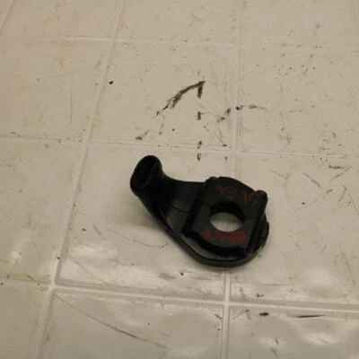 01 YAMAHA YZF R1 THROTTLE CABLE LINE HOUSING GUIDE BB25 - Image 1 of 4
