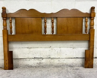 Cabecero de husillo y bala de cañón estilo tradicional tamaño completo vintage Foto 1 de 4