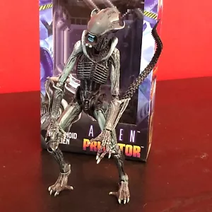 NECA Alien Vs Predator Arachnoid Alien Action Figure Authentic - Picture 1 of 9