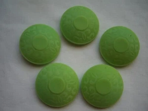 LIME GREEN FANCY VINTAGE / RETRO COAT / JACKET SHANK BUTTONS x 5 FREE P&P - Picture 1 of 3
