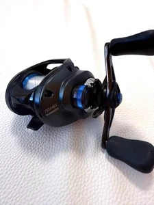 Mulinello Shimano 20 SLX DC 70HG Baitcasting Destro Acqua Dolce Usato Nuovo 16lb Line - Foto 1 di 6