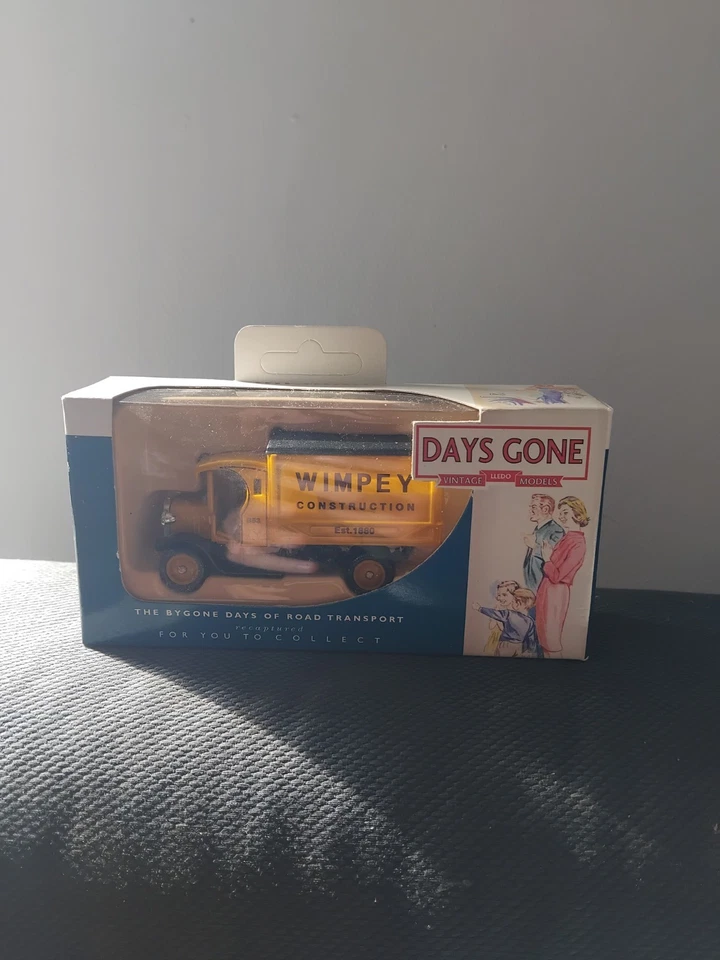 Days Gone Lledo Model Dennis Delivery Van Wimpey Construction - Image 1 of 4