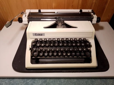 Schreibmaschine Erika Modell 127 Reiseschreibmaschiene VEB Robotron DDR Reise - Bild 1 von 4