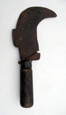 serpe à talon marquée (à huppe)  ancien outil de vigneron vigne - Photo 1/4