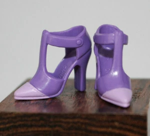 Barbie Puppe lila zweifarbige Riemenabsätze Schuhe Kleidung Mode Zubehör Pumps - Bild 1 von 4