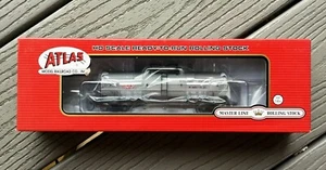 ATLAS 1/87 HO 11,000 GALLON DUPONT CHEMICAL TANK CAR RD. #SPHX 3244 NIB 20002646 - Picture 1 of 4