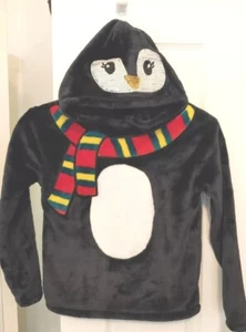 So Christmas Penguin Pullover. New With Tags. Youth Size Small/7. Black. B13 - Picture 1 of 4
