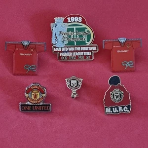 6 x Manchester United Football Club Enamel Pin Badges - Picture 1 of 14