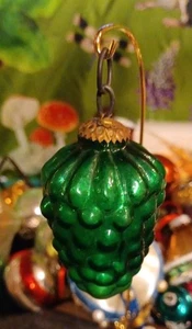 Antique Med/Large Green Grape Cluster Kugel Christmas Ornament #2,Mercury Glass  - Picture 1 of 12