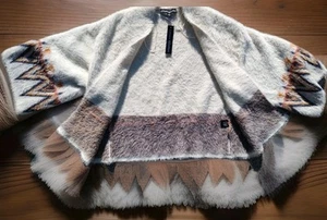 Neu mit Etikett Catherine Malandrino Southwestern weicher Poncho Boho Cowgirl offen Pullover Cape - Bild 1 von 12