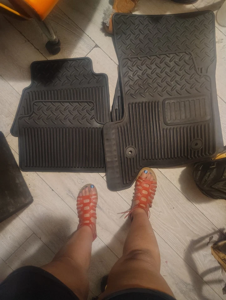 吉姆西 Sierra Denali 脚垫 Crew Cab 1500 2500 3500 — 第 1/1 张图片