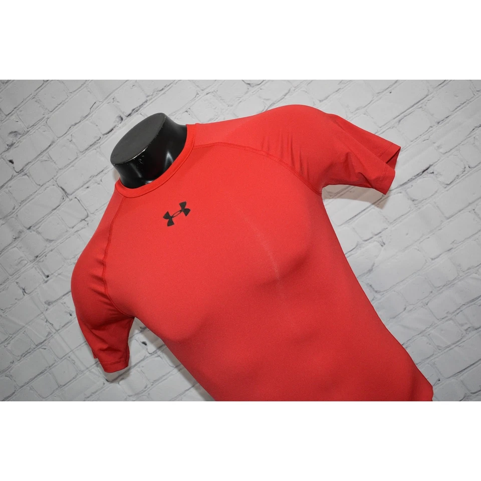 Camisa Under Armour Para Hombre Talla Mediana Compresión Gimnasio Rendimiento HeatGear Roja Foto 1 de 4