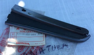 HONDA CB 900 F2 MOLDING 50350-GAH-000 MODANATURA CARENA ORIGINAL NOS - Picture 1 of 2