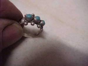 Anillo hecho a mano de plata esterlina/turquesa petit point de Estate-Zuni? ¿Niños? - Imagen 1 de 3
