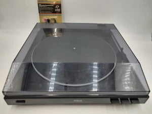 RCA LAB-1200 Vollautomatischer Riemenantrieb Turntable Plattenspieler mit Ersatznadel - Bild 1 von 17