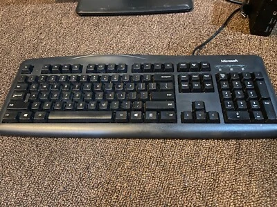 Microsoft Desktop Wired Keyboard/Mouse - Image 1 of 2