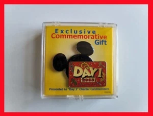 Vintage 2003 Day 1 Charter Disney’s Visa Card Disney Mickey Mouse Trading Pin - Bild 1 von 2
