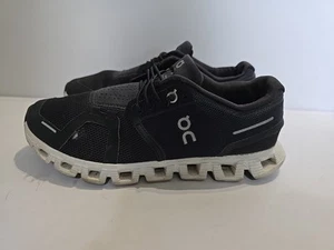 On Cloud 5 Mens Running Shoes Sz 7.5 Black White Sneakers Active Gym Casual Work - Picture 1 of 10