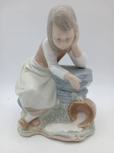 Nao Porcelain Figurine Girl with Basket Ceramic Collectible Decorative Art 19cm - Picture 1 of 6