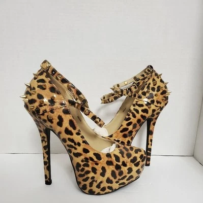 Charlotte Russe Leopardo Tacones con Picos Talla 7 COMO NUEVO  Foto 1 de 4