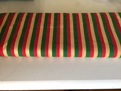 OFERTA ~ Esplendor de Navidad de 6 yardas de largo (rayas, verde, rojo y dorado) 44” de ancho. Foto 1 de 4