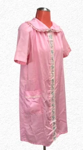VTG Pink cotton house dress muumuu lace pocket snap front XL grannycore - Picture 1 of 6
