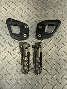 2020 BMW R1250GS FOOT REST PEGS LEFT & RIGHT STRAIGHT STOCK F2 - Picture 1 of 10