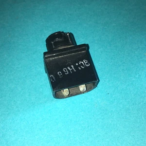 VOLVO 240 242 740 940 960 V70 S70 S40 C70 V90 Side Marker Light Bulb Socket OEM - Picture 1 of 4
