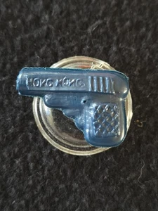 VINTAGE Plastic Replica Gun in Capsule Bonus Mini Dice and Magnifier - Picture 1 of 2