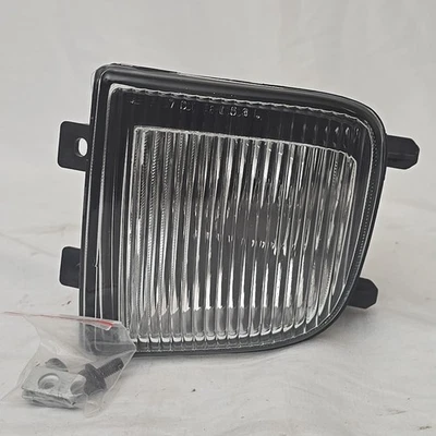 Luz antiniebla para Nissan Pathfinder 1999-2004 lado del conductor con bombilla NI2592108 Foto 1 de 4