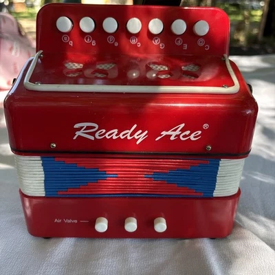 Ready Ace El Pequeño Acordeón Rojo Caja Apretadora Infantil Instrumento Musical Juguete Foto 1 de 4