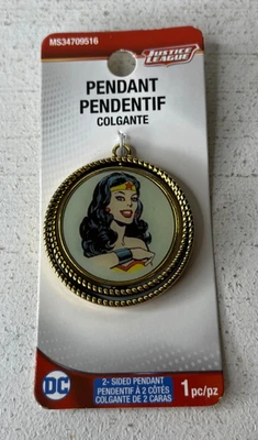 Pingente 2 Lados Mulher Maravilha DC Comics NOVO EXCELENTE - Imagem 1 de 3