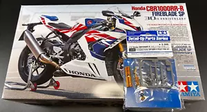 TAMIYA HONDA CBR1000RR-R 30° Anv 1/12 con parti D/UP. Articolo 14141 - Foto 1 di 15