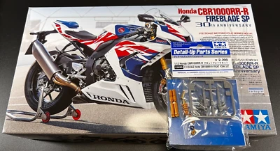 TAMIYA HONDA CBR1000RR-R 30° Anv 1/12 con parti D/UP. Articolo 14141 - Immagine 1 di 4