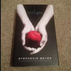 TWILIGHT by Stephenie Meyer a Hardcover book FREE USA SHIPPING myer - Picture 1 of 1