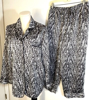 Женская черно-белая пижама с абстрактным принтом Cabernet комплект M 100% полиэстер 80 101 - Изображение 1 из 4