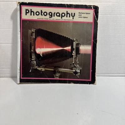 Фотография, мягкая обложка, (1976) Барбара Аптон и Джон Аптон - Изображение 1 из 4