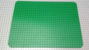 Lego grüne 24x32 Noppen Grundplatte mit abgerundeten Ecken - Bild 1 von 1