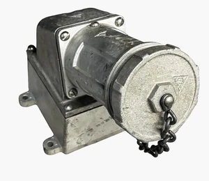 Russellstoll 7324-78 60A Pin & Sleeve Receptacle Box, 3P4W, 600VAC, Aluminum - Bild 1 von 8