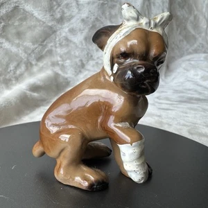 Estatuilla de cerámica para perro boxer vendada 3,5 pulgadas de alto por 3,25 pulgadas marrón Japón - Imagen 1 de 6
