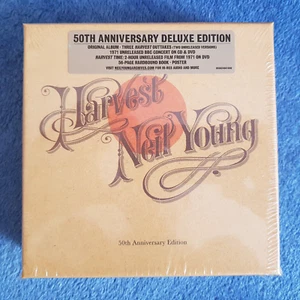 Neil Young - Harvest (50th Anniversary Edition) 3 CD, 2 DVD, 1 Buch, 1 Poster - Bild 1 von 5