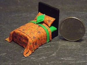 Dollhouse Miniature Halloween Bed 1:48 Quarter inc scale 1/4 B282 Dollys Gallery - Picture 1 of 3